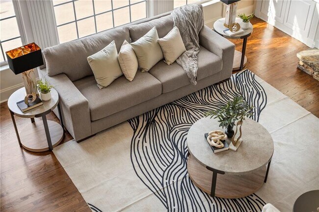 Building Photo - 870 Longstone Landing