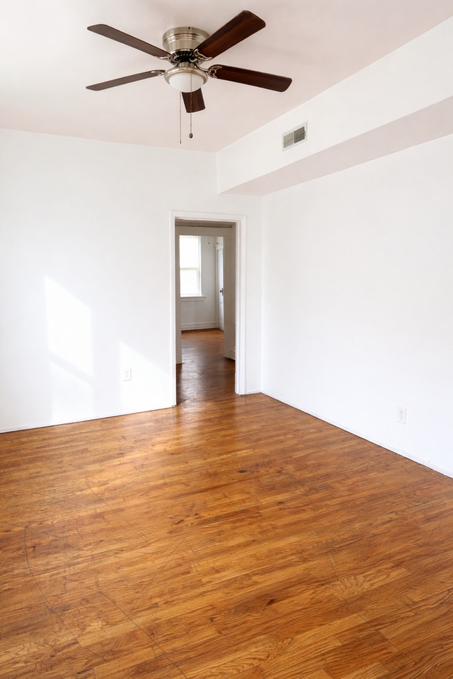 Building Photo - 3927 N Taylor Ave