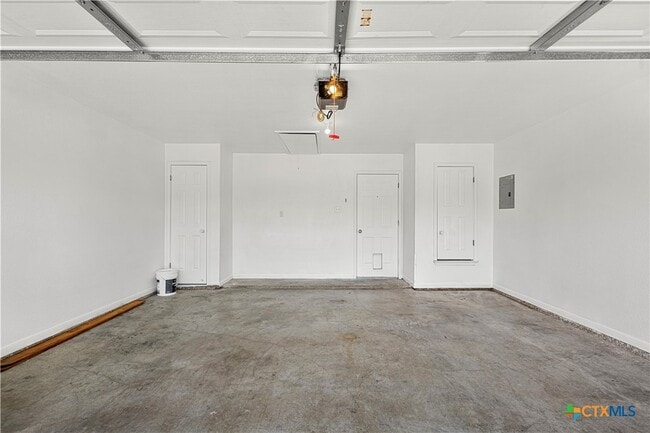 Building Photo - 5104 James Loop