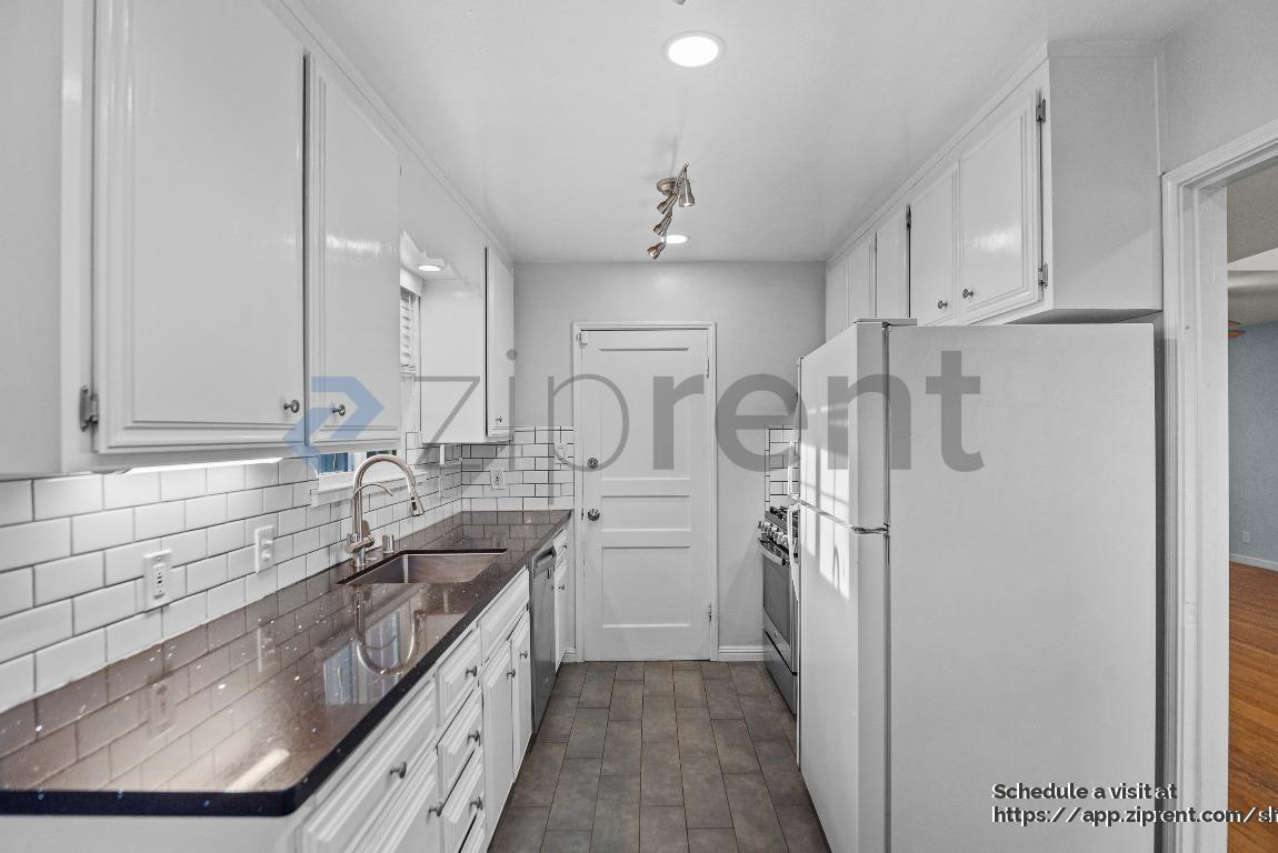 Building Photo - 3848 James Ave