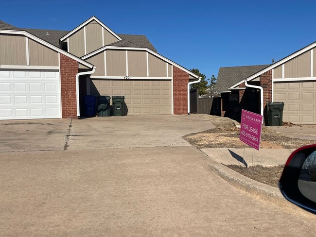 Building Photo - 3-bedroom 2 Bath