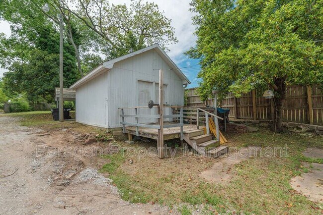 Building Photo - 2158 Broad St