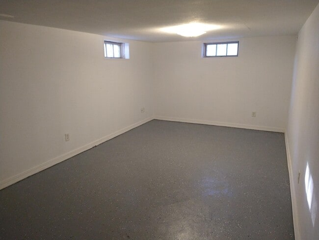 Building Photo - 1510 N Platte Ave