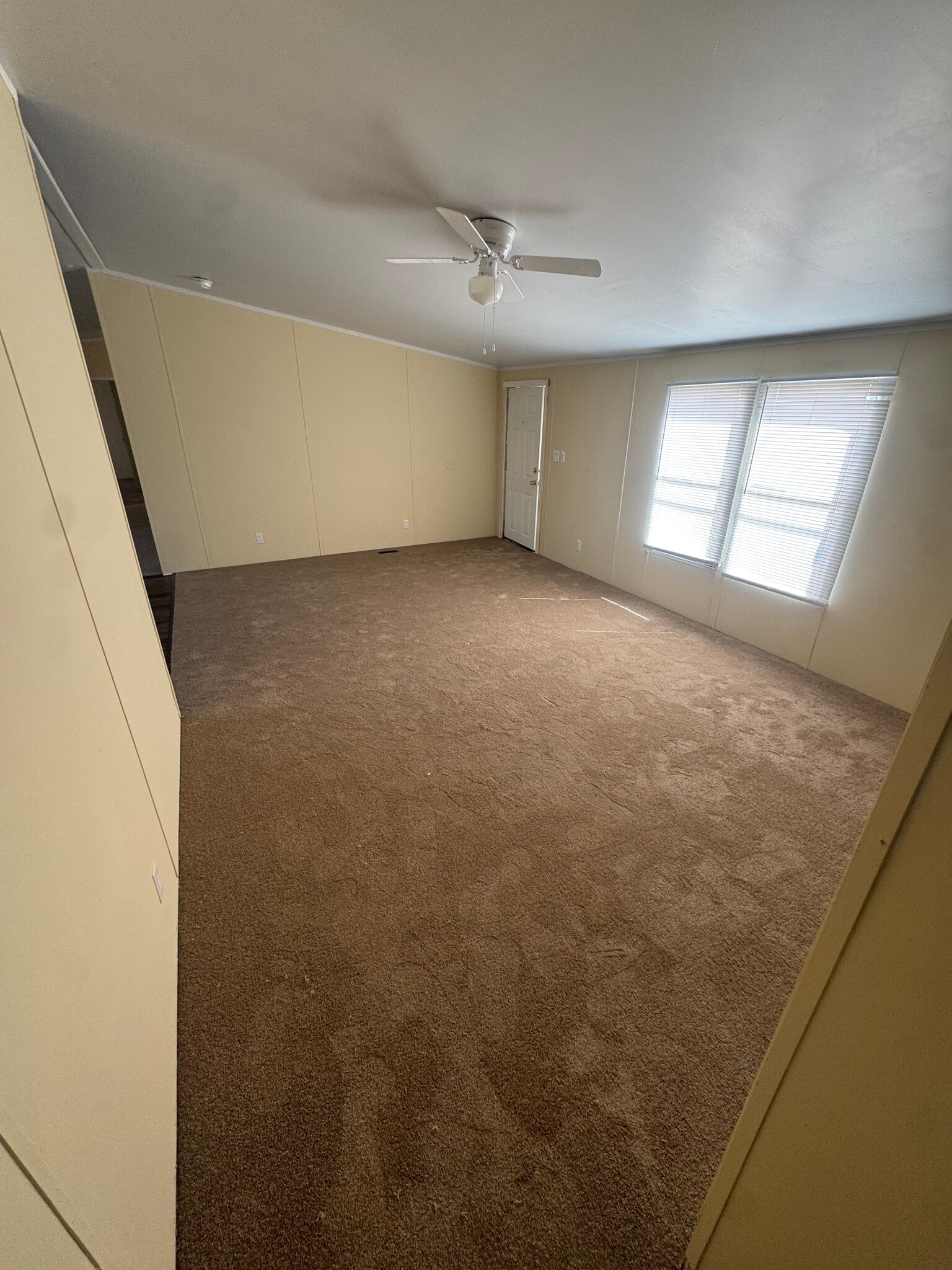 Building Photo - 107 Sweetwater Dr