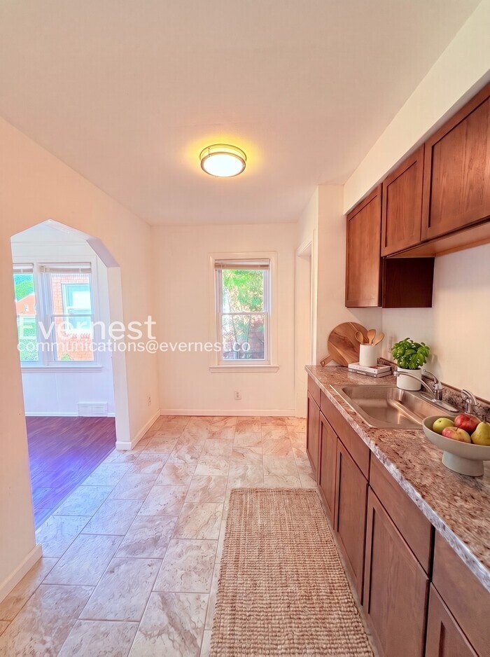 Building Photo - 10620 McKinney St