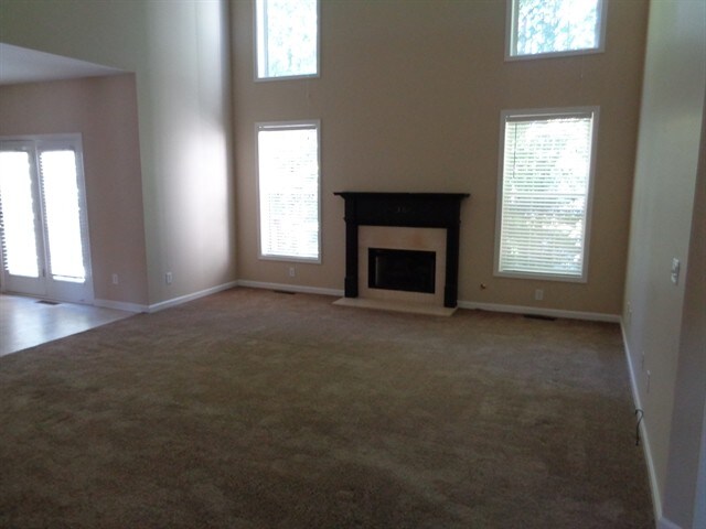 Building Photo - 1387 Belfaire Lake Trl