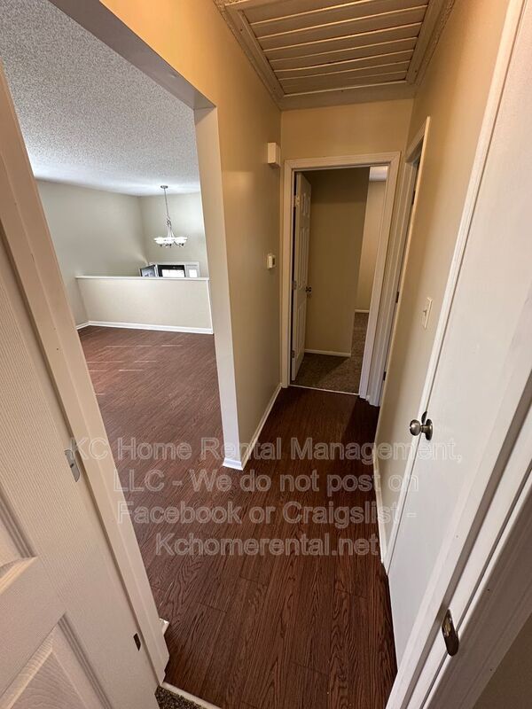 Building Photo - 3910 SW 8th Ter