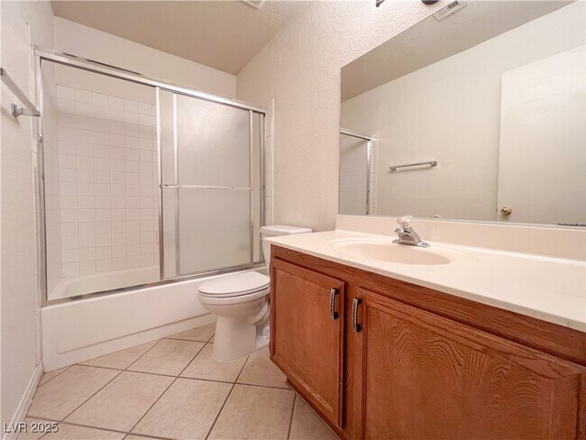Building Photo - 2700 Baycliff Ct