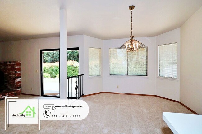 Building Photo - 1844 Breckenwood Dr