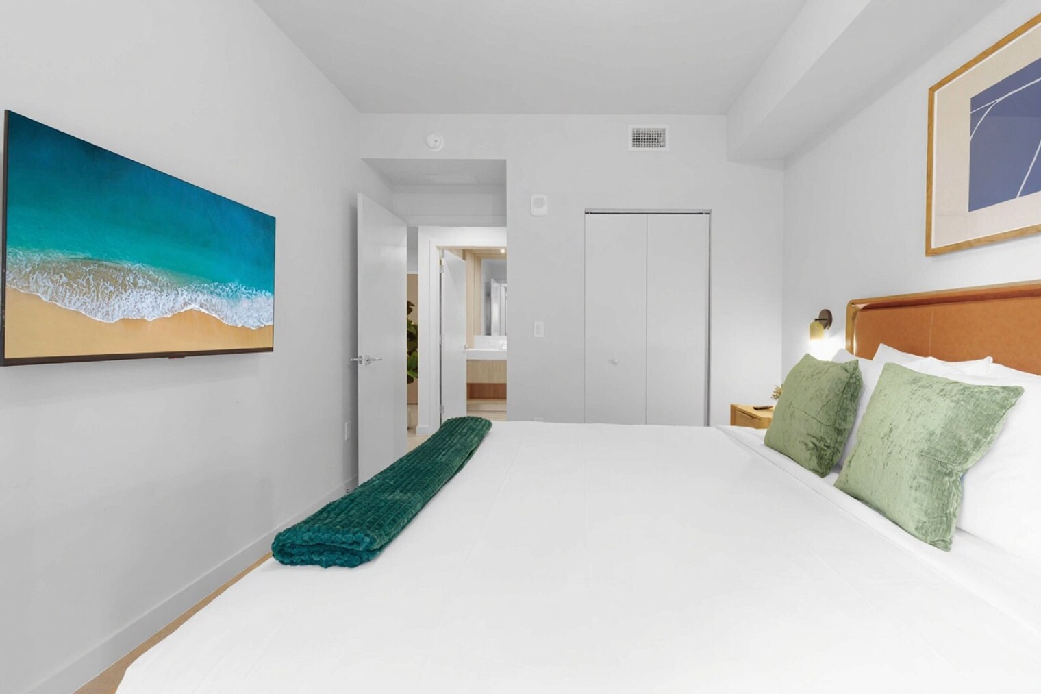 Building Photo - 11 NE 6th St