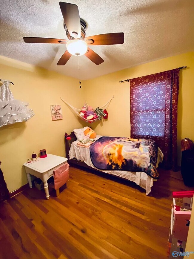 Building Photo - 1204 19th Ave SE