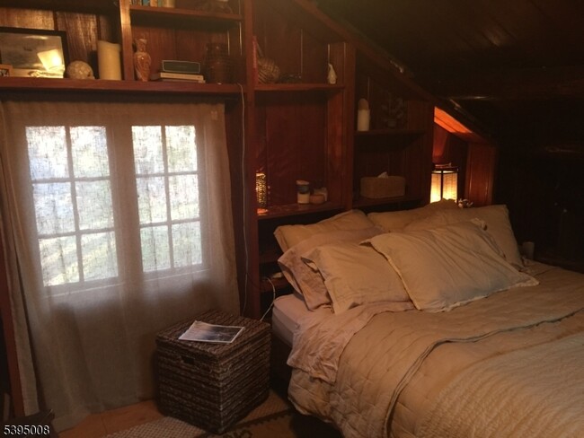 Building Photo - 251 Cupsaw Dr