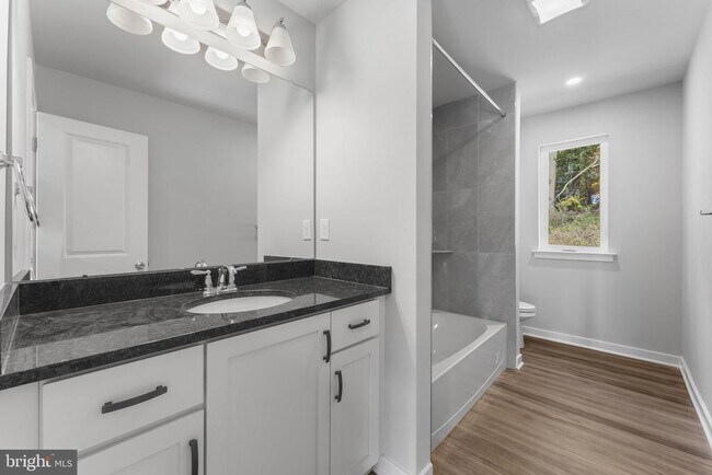 Building Photo - 153 Old Lincoln Hwy