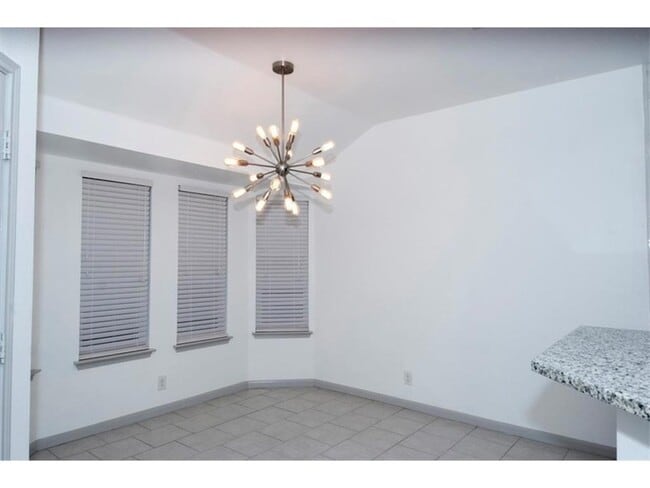 Building Photo - 107 Tanglewood Ln