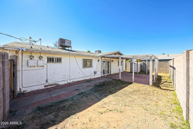 Building Photo - 2226 W Heatherbrae Dr