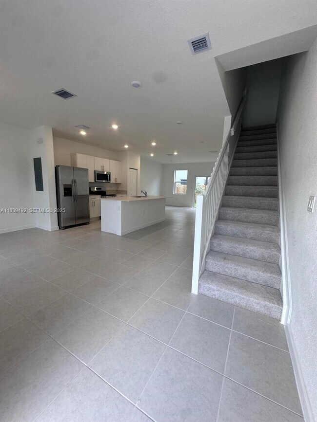 Building Photo - 1183 NW 1st Ter