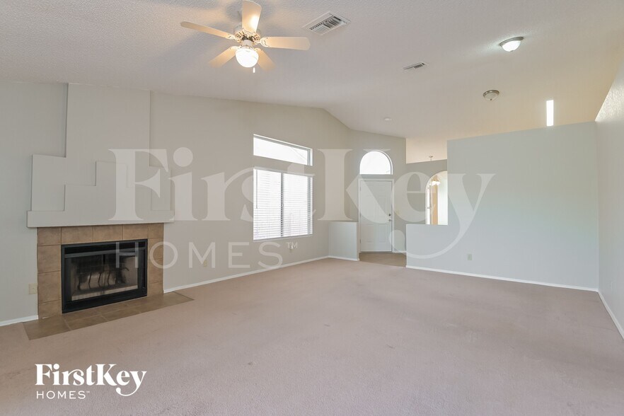 Building Photo - 3650 W Mesa Ridge Trail