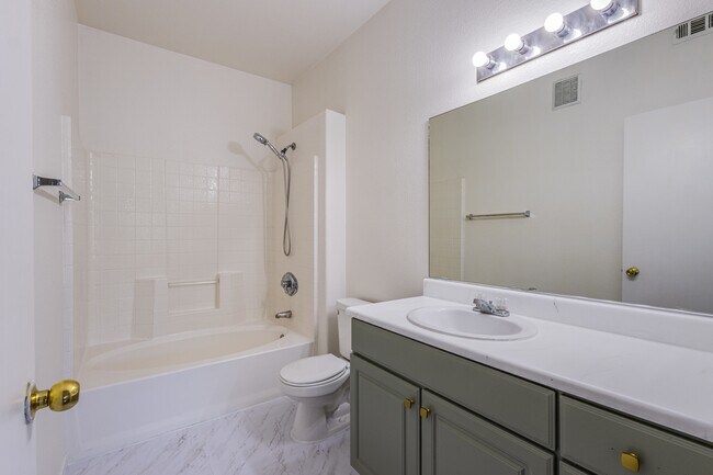 Building Photo - 8250 N Grand Canyon Dr