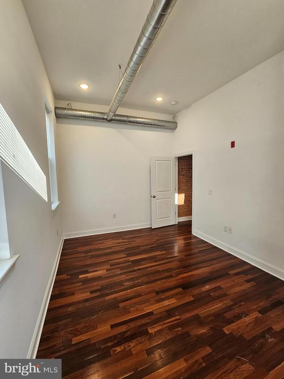 Building Photo - 3228 W Diamond St