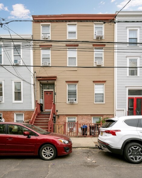 Building Photo - 46 Wayne St