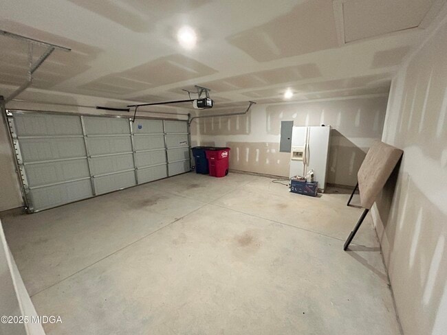 Building Photo - 272 Laurel Springs Dr