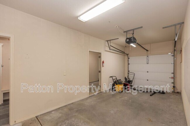 Building Photo - 6910 Logan Pl
