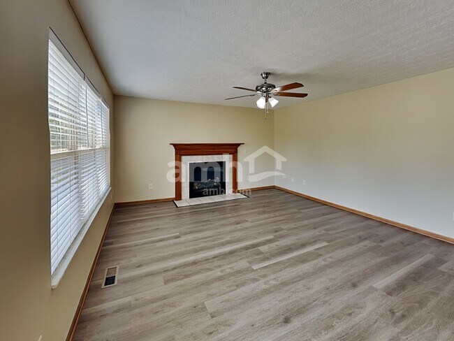 Building Photo - 180 Shaleridge Dr