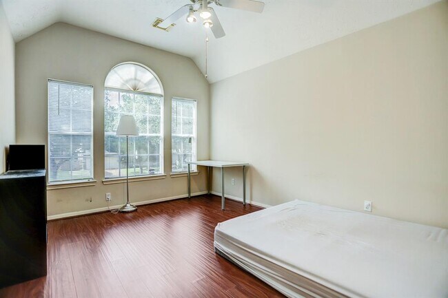 Building Photo - 4415 Oak Valley Dr