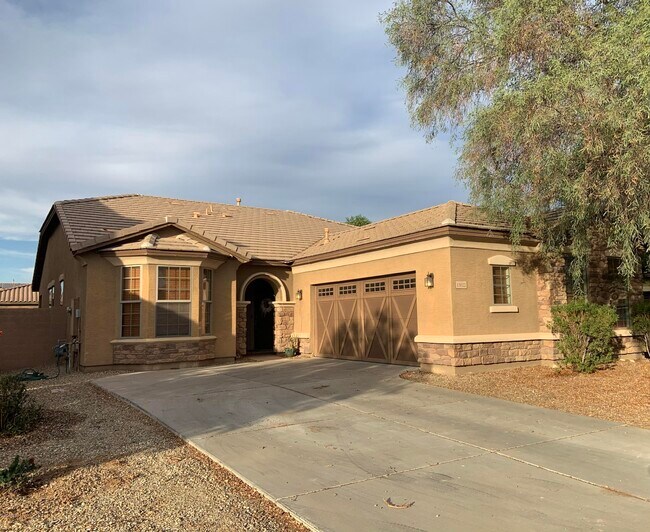 Building Photo - 15022 W Montecito Ave