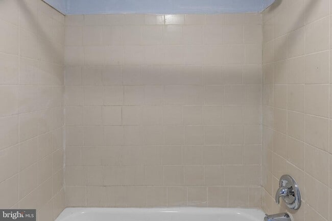 Building Photo - 1818 E Pratt St