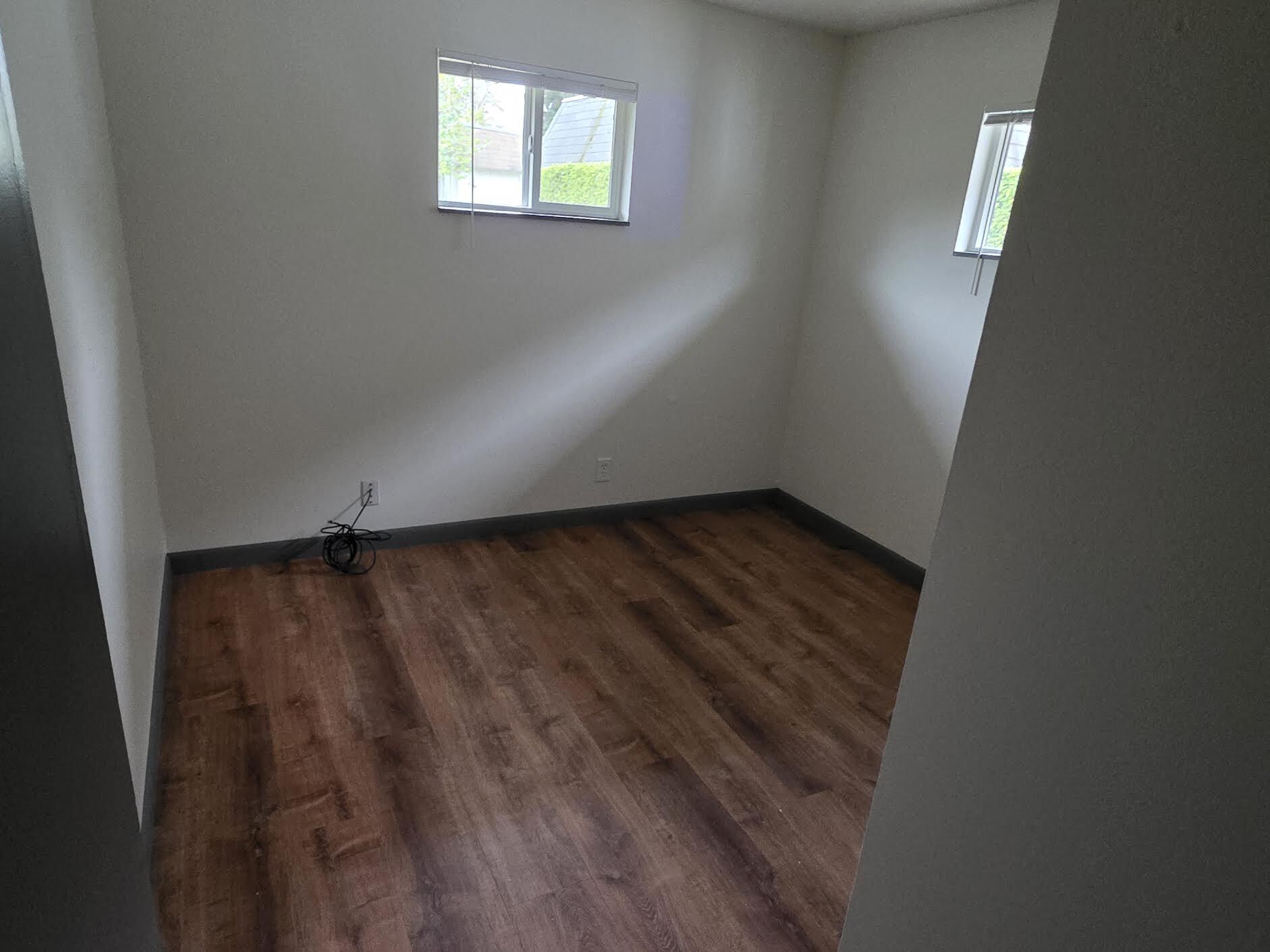 Building Photo - 354 Catron St N