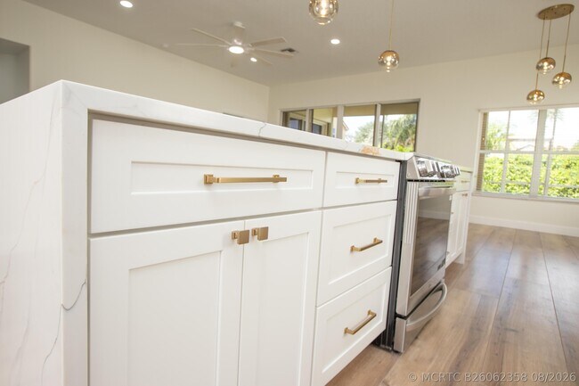 Building Photo - 10881 La Salinas Cir