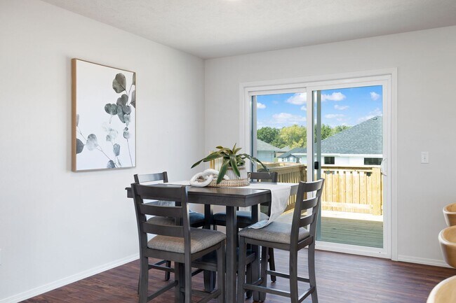 Building Photo - 122 Pin Oak Dr