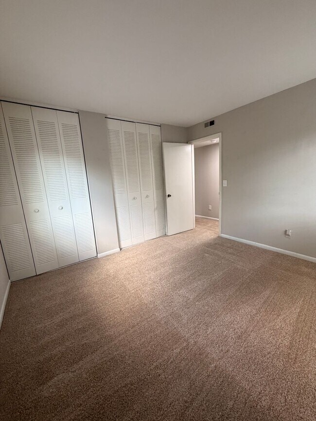 Building Photo - 310 Orchard Trace Ln
