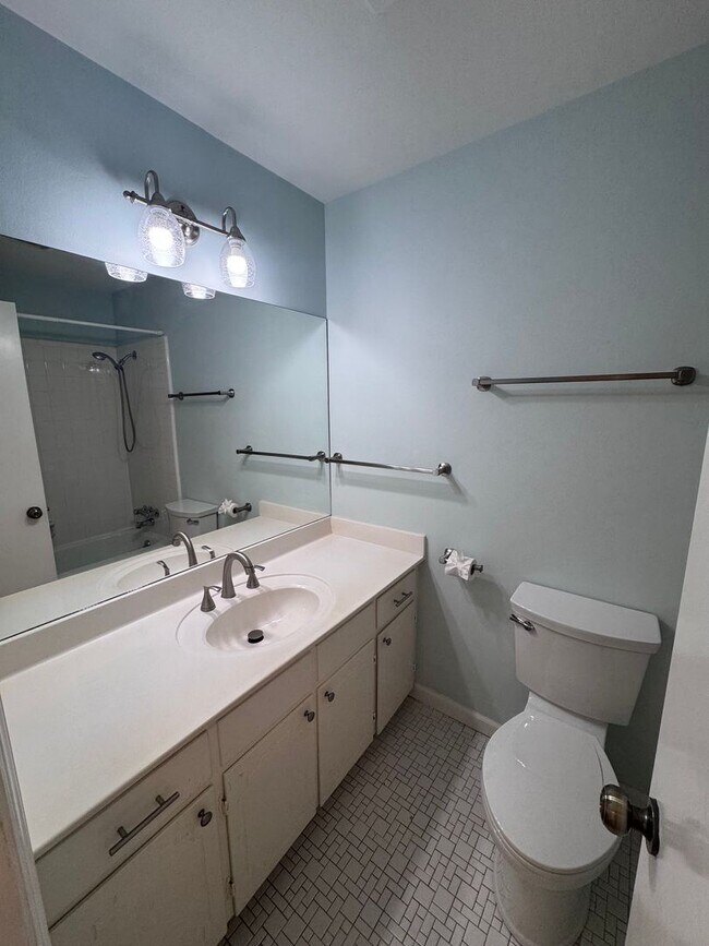 Building Photo - 1115 Briar Creek Rd