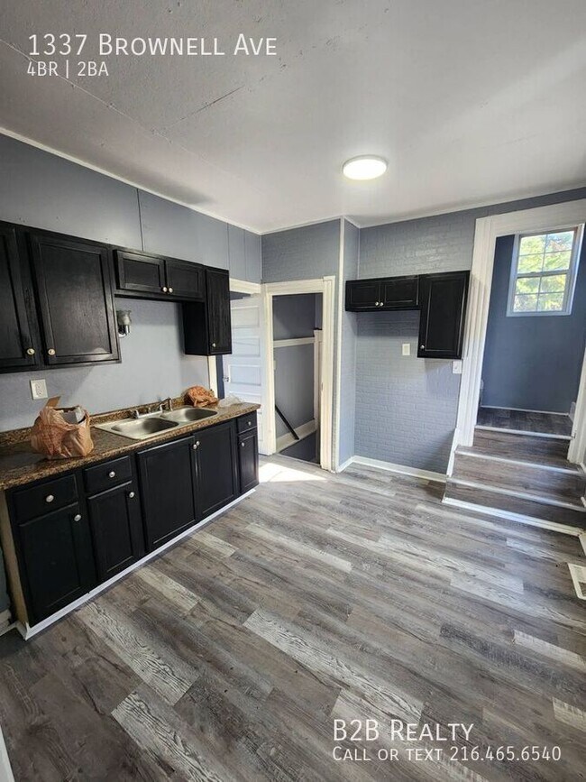 Building Photo - 1337 Brownell Ave