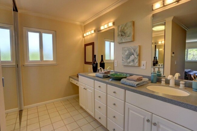 Building Photo - Executive 5BR Home with Private Backyard Retreat