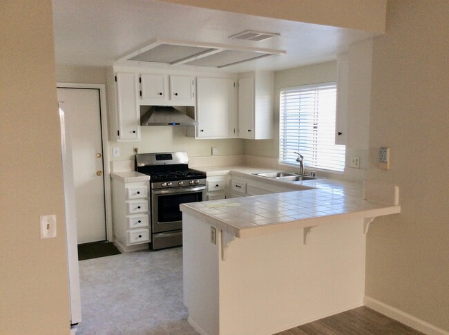 kitchen - 2014 Costa Vista Way