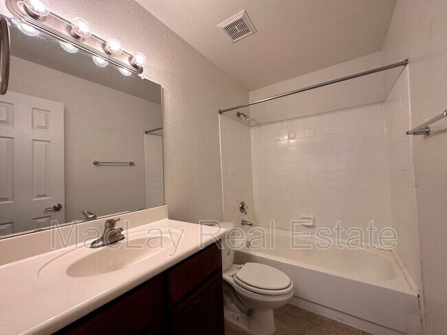 Building Photo - 8787 E Mountain View Rd