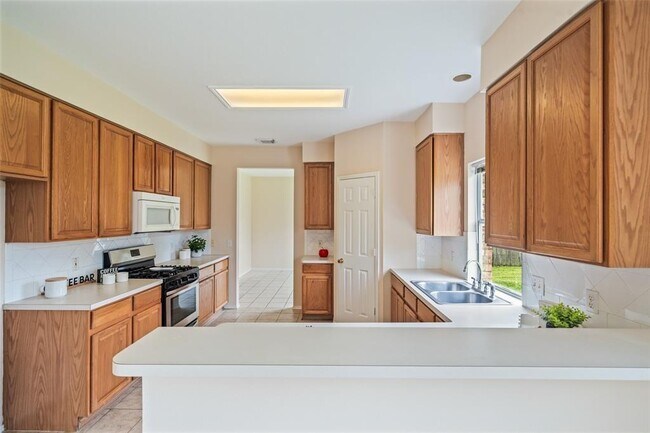 Building Photo - 11019 Avery Trace Ct