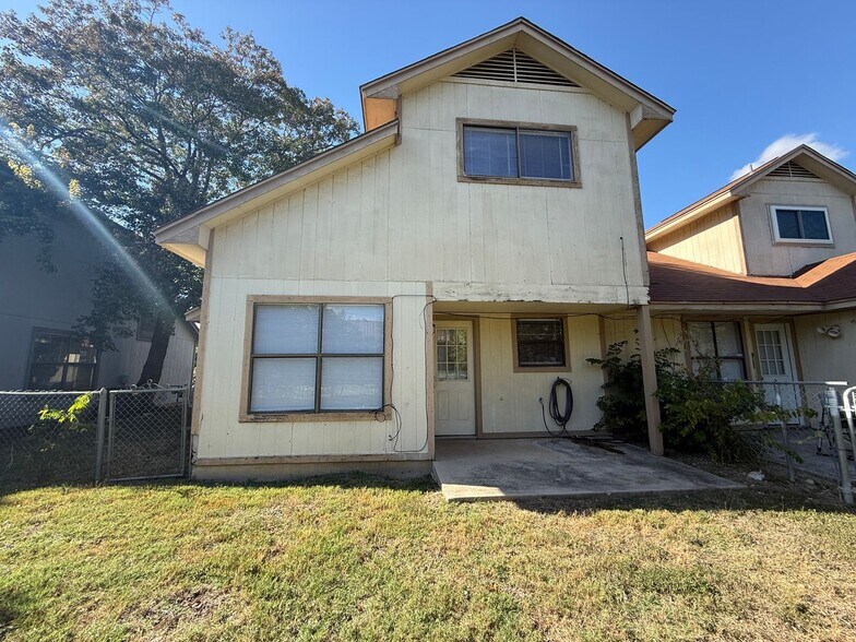 Building Photo - 1310 Opal Rd