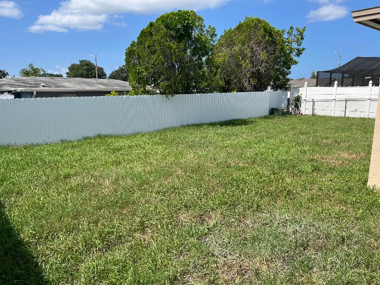 Building Photo - 6250 Cecelia Dr