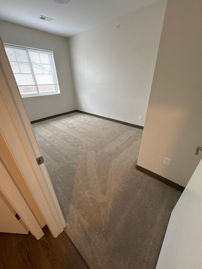 Building Photo - 4Bed 2Bath -Windom Landing Under New Management