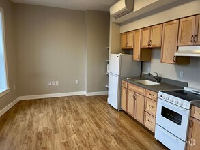 Building Photo - Putnam Winslow – Studio, $1,200.00, 300 sq...