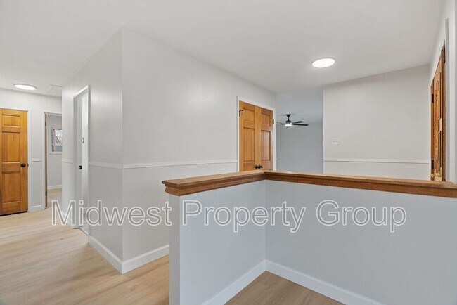 Building Photo - 3325 Hermoso Dr