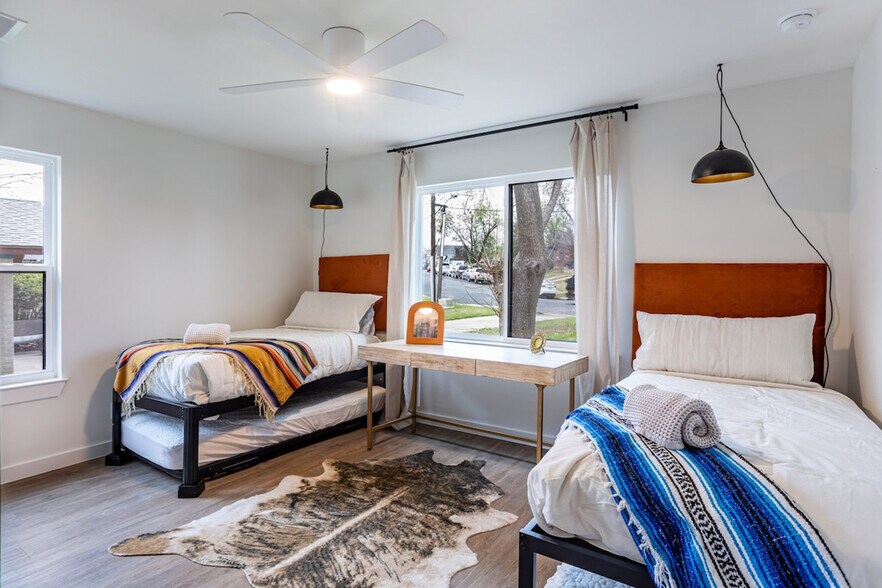 Building Photo - 1613 Berene Ave