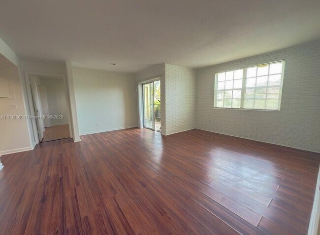 Building Photo - 1283 SW 46th Ave