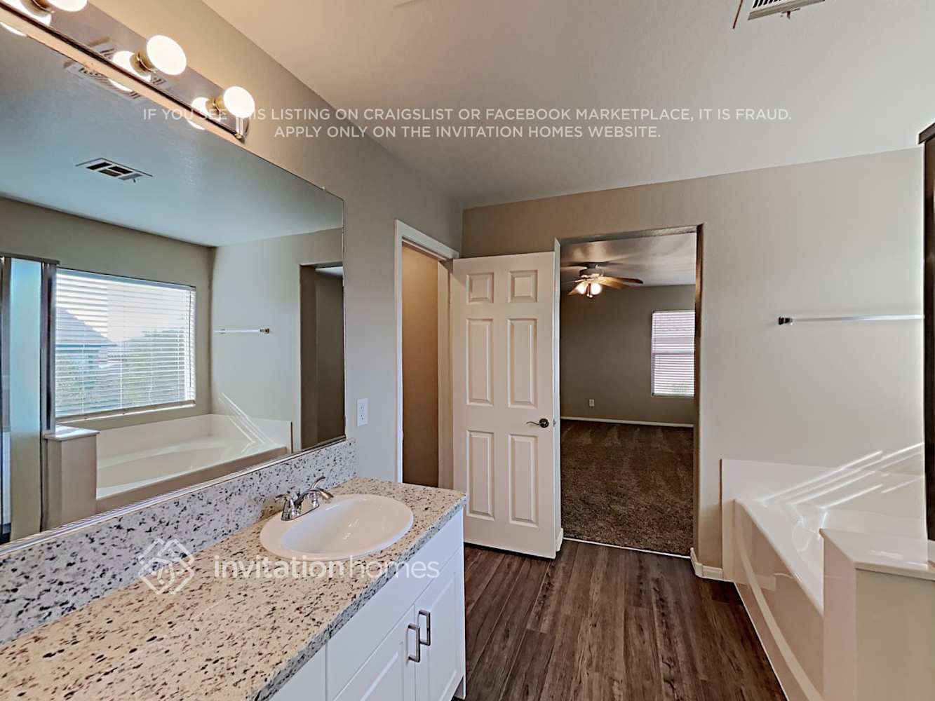 Building Photo - 11575 W Aruba Beach Ave