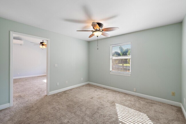 Building Photo - 1260 SW 25th Ln