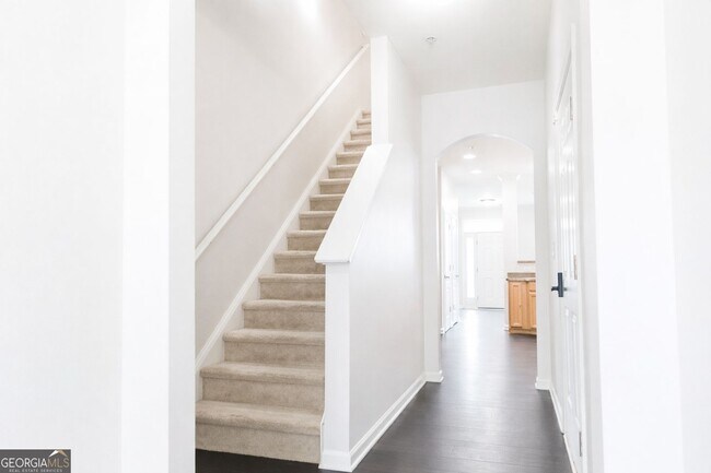 Building Photo - 544 Ridge View Crossing